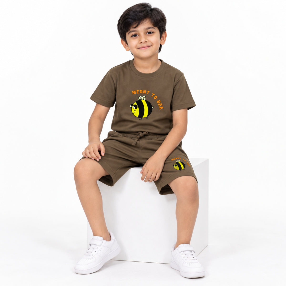 Urban Jipsy Boys Brown Bee Graphic Crew Neck T-Shirt with Matching Casual Shorts